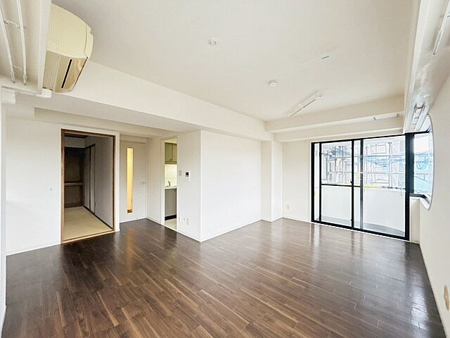 リビング/ダイニング ロイヤル多摩蘭坂ハイツ 3階/-