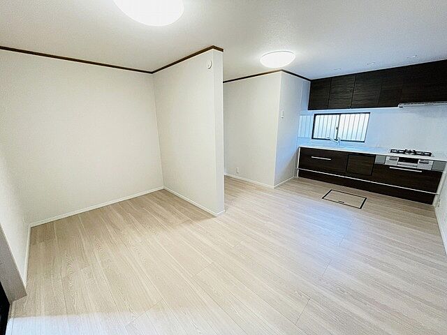 リビング/ダイニング 府中市本町2丁目