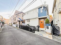 ツートーンカラーの「東村山の家」