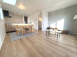 ルーフバルコニーのある「国立の家」