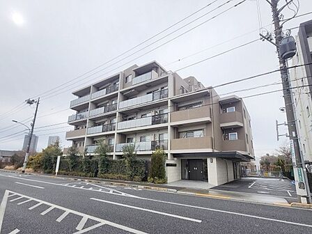周辺のエリアで他にも沢山売りに出ている物件があります。インターネット掲載前の情報などもありますのでお気軽にお問合せください。まとめてご見学できます。