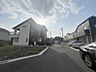 外観：安心して暮らすことのできる住宅街。　住宅地の道路は一般に交通量が少なく車などの騒音が少ないため、住民にとって静かな生活環境が提供されます。 