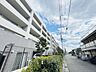 外観：周辺は住宅が建ち並ぶ閑静な住宅街です。 