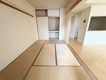 和室がある間取り。畳の香りとともにどこか落ち着く空間です。