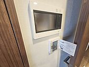 実際に室内をご見学頂くと生活のイメージが広がると思います。家具を置いたイメージや窓からの景色など。周辺で販売に出している物件も一緒にまとめてご見学頂き、比較する事もできます。