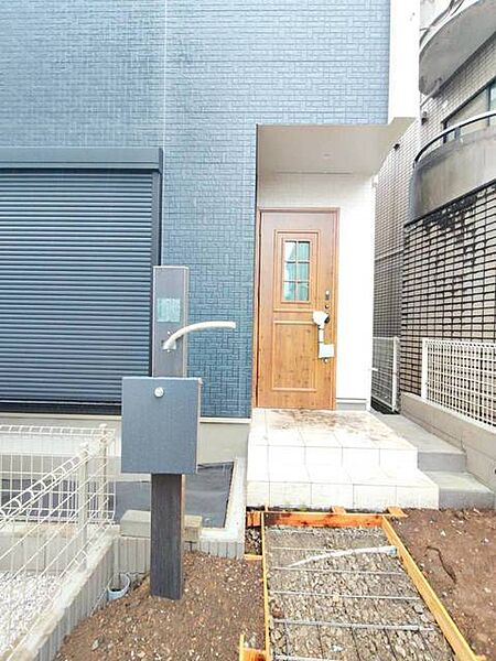 玄関を拡大表示