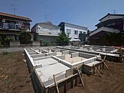 現在建物を建築中です、建築中の物件については現地確認の他、同施工会社の完成施工例のご案内、担当者のプレゼンテーションにてご検討ください。適切なご検討の方法をご説明させて頂きます。 