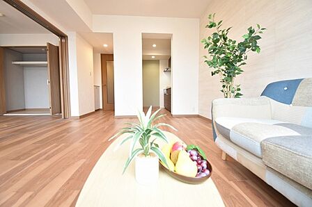 家族が一番集まる場所だから広々としつつも素敵な空間であって欲しい。みんながくつろぐリビングからキッチンまでが一つの空間のように繋がる間取り。