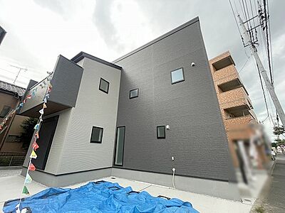 外観：建物が完成しましたので室内のご見学予約スタート。当日のご見学予約も大歓迎です。お気軽にご連絡ください。エステート白馬国分寺店は火曜水曜も営業しております。 