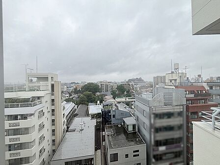 窓からの眺望です。実際に現地で眺望もご確認ください。