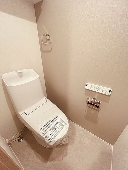 トイレにはウォシュレット機能を標準装備。