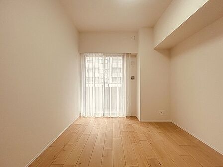 実際に室内をご見学頂くと生活のイメージが広がります。家具を置いたイメージや窓からの景色など、現地で体感ください。