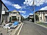 外観：周辺は住宅が建ち並ぶ閑静な住宅街です。 