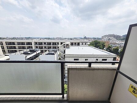 窓からの眺望です。実際に現地で眺望もご確認ください。