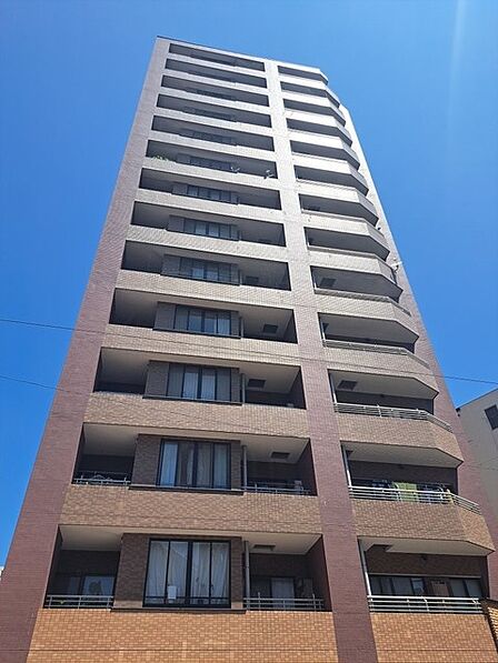 実際に室内をご見学頂くと生活のイメージが広がります。家具を置いたイメージや窓からの景色など、現地で体感ください。