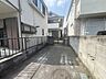 外観：周辺の街並みの中で適度な主張、生活に溶け込むシンプルなデザインの外観が魅力の一戸建です。 