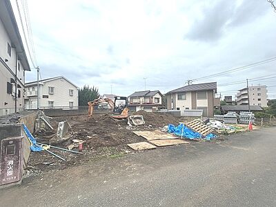 外観:現在建物を建築中です、建築中の物件については現地確認の他、同施工会社の完成施工例のご案内、担当者のプレゼンテーションにてご検討ください。適切なご検討の方法をご説明させて頂きます。 外観:現在建物を建築中です、建築中の物件については現地確認の他、同施工会社の完成施工例のご案内、担当者のプレゼンテーションにてご検討ください。適切なご検討の方法をご説明させて頂きます。