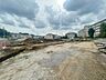 外観：建築条件なしの敷地。弊社グループ「白馬建設」にて建物プランをご提案できます。実際の陽当たりやサイズ感を現地でお確かめください。  