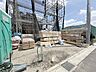 外観：現在建物を建築中です、建築中の物件については現地確認の他、同施工会社の完成施工例のご案内、担当者のプレゼンテーションにてご検討ください。適切なご検討の方法をご説明させて頂きます。 