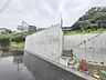 外観：現地ご見学の際、スタッフが様々なご質問に対応いたします、周辺環境、前面道路、建築可能な建物について、ぜひご相談ください。 
