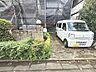 駐車場：敷地内にはゆとりある駐車スペースを備えており、毎日のスムーズな移動を叶えます 
