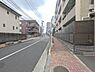 外観：実際に室内をご見学頂くと生活のイメージが広がります。家具を置いたイメージや窓からの景色など、現地で体感ください。 