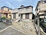 外観：周辺は住宅が建ち並ぶ閑静な住宅街です。 
