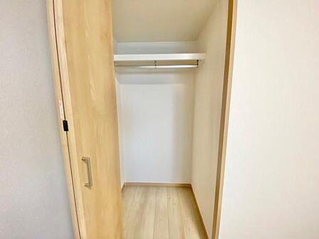 5.7帖洋室 収納