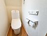 トイレ：トイレには快適な温水洗浄機能付き。