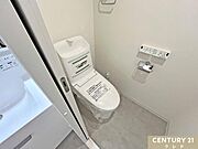 快適性と衛生面を兼ね備えたLIXIL製のウォシュレット一体型トイレに新規交換。お手入れもしやすく、清潔な状態を保ちやすいのも魅力です。