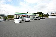 ファミリーマート 東松山岩殿店まで750m