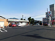 セブンイレブン鶴ヶ島川鶴店まで831m