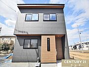 安心の「長期優良住宅」＆省エネで快適な「ZEH水準」を満たしたエコな住まい。雨の日も安心なサンルームを備えたゆとりの4LDKです。