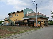 バンビ保育園まで813m