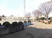 鶴ヶ島市立杉下小学校まで1300m