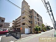 東武東上線・JR川越線「川越」駅から徒歩8分。ヤオコーやローソン、ウニクス川越などの所業施設まで徒歩10分圏内の済みやすい住環境です。