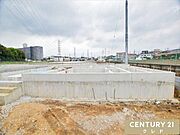 制振装置搭載、住宅性能表示制度で機能性が分かる安心のお住まい。完成に向けて基礎の段階に進みました。