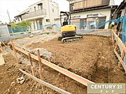車種により駐車3台可能です！通勤やお子様の送り迎え、毎日のお買い物など、便利な移動手段として活用できます。