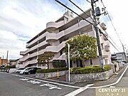 東武東上線「若葉」駅徒歩16分！閑静な住宅街に位置しながら、スーパーや飲食店など日常のお買い物・お出かけに必要な施設が徒歩圏内に揃う、暮らしやすい環境です。