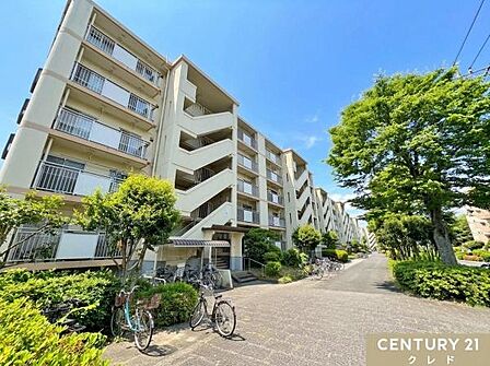 全室洋室仕様にリフォーム・ハウスクリーニング済みの2LDK！大変綺麗にお使いいただいているため、すぐにでも快適な暮らしを実現できます。※CGによる画像加工を行っています