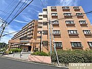 東武東上線「若葉」駅徒歩10分、「坂戸」駅徒歩15分の2駅利用可能。商業施設や教育機関、病院が徒歩圏内に揃う住み良い環境です。