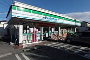 ファミリーマート 小坂旭町店まで812m