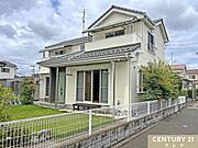 駐車スペースも広く確保されており、ファミリー世帯にはもちろん、ゆとりのある住まいをお探しの方にピッタリ！南側公道5.47ｍ、東側隣地道路8ｍに面した開放的な立地。東武東上線「鶴ヶ島」駅徒歩23分。