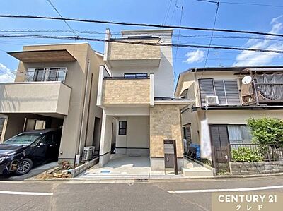 外観:住宅性能評価W取得・制震Damper標準搭載・耐震等級3取得。家族の暮らしをしっかり守る安心設計の3階建て3LDKです。 外観:住宅性能評価W取得・制震Damper標準搭載・耐震等級3取得。家族の暮らしをしっかり守る安心設計の3階建て3LDKです。