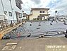 その他：敷地約30坪の整形地。商業施設や教育機関が徒歩圏内に揃います。公園もほど近く、子育て世帯にもおすすめの住環境です。