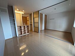 アラモード 2階1LDKのリビング/ダイニング