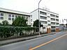 周辺：横浜市立川和小学校　距離約1600m