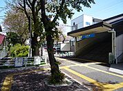 小田急小田原線「座間」駅　距離約240m
