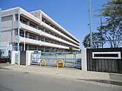 町田市立金井中学校まで約850m