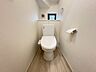 トイレ：トイレは2ヶ所にあり、混み合う時や来客時にも心配はありません